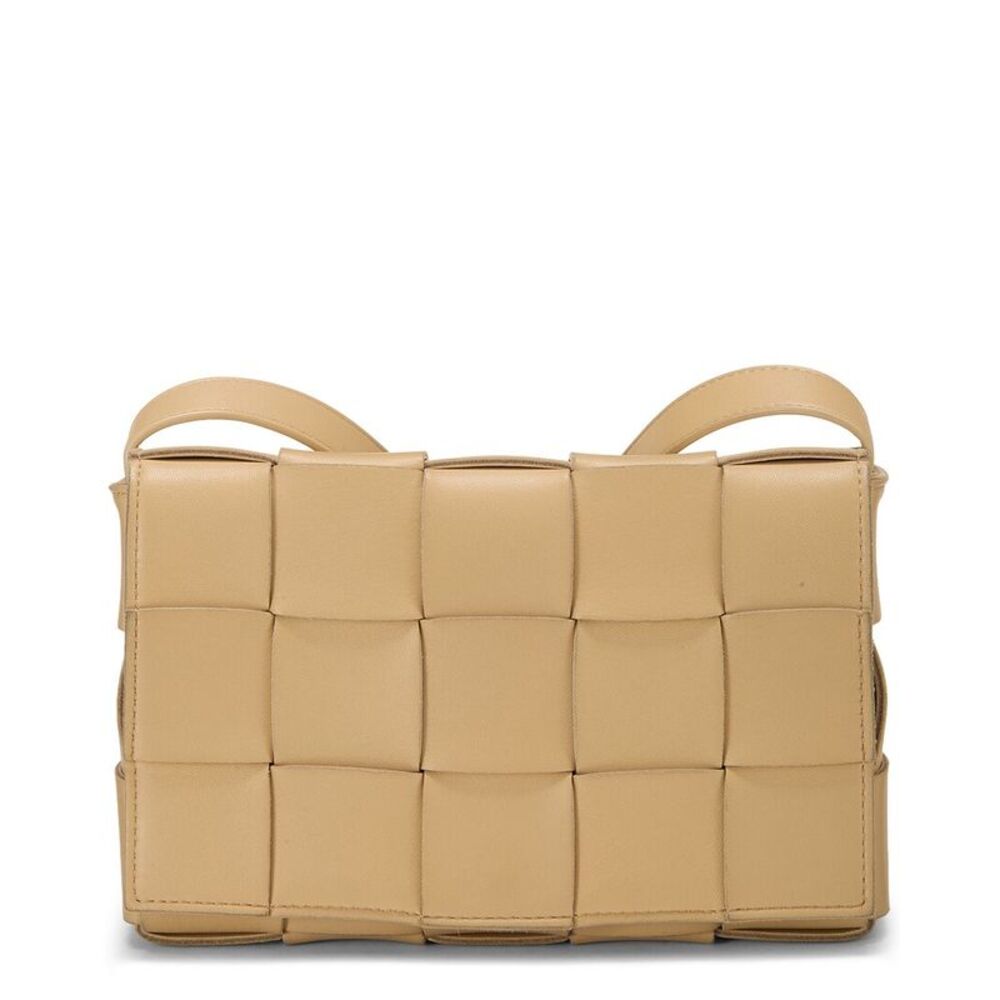 Bottega Veneta Beige Maxi Intrecciato Leather Cassette (Authentic Pre-Loved)
